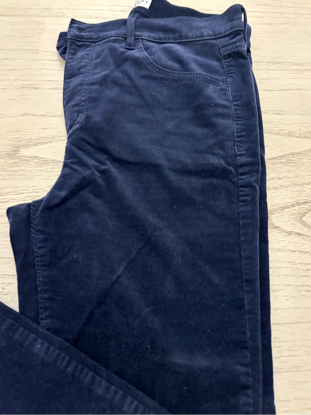 Women’s SZ 8 Loft Classic Slim Straight Pants in Deep Navy